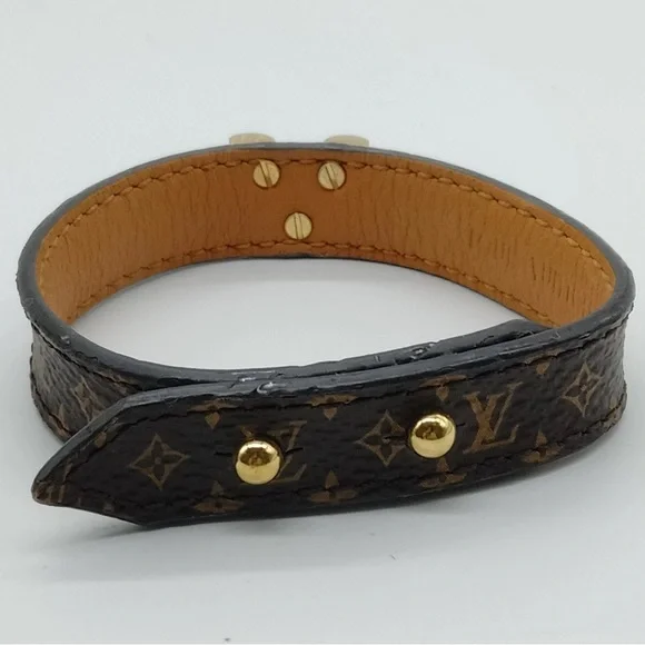 Louis Vuitton Essential V Bracelet - Picture 4 of 9